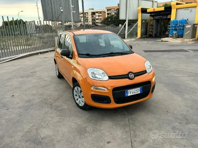 Usata Fiat Panda 69 CV (50 kW) 2019 Arancione Utilitaria