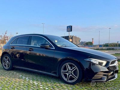 Usado Mercedes A180 Premium 116 HP (85 kW) 2019 Preto Sedan