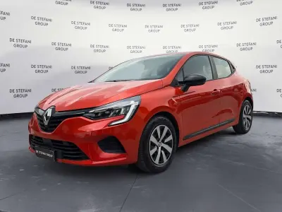 Usata Renault Clio V Equilibre 145 CV (106 kW) 2023 Arancione Berlina