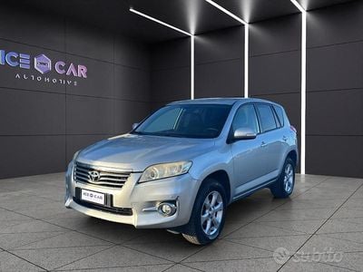 Grigio Usata 2010 Toyota RAV4 SUV | 7480 € (Buon prezzo)