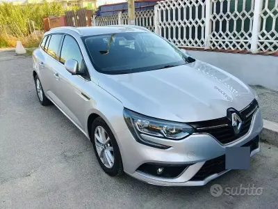 Usata Renault Mégane GrandTour 110 CV (80 kW) 2017 Grigio Station wagon