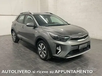 Usata Kia Stonic 84 CV (61 kW) 2023 Grigio SUV