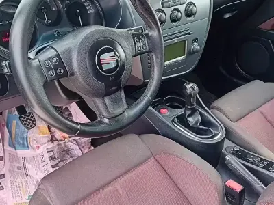 Usata Seat Leon 105 CV (77 kW) 2006 Utilitaria