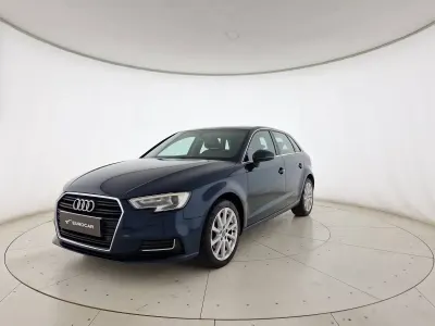 Usata Audi A3 Design 110 CV (80 kW) 2017 B9 blu cosmo metallizzato Berlina