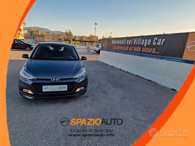 Usata Hyundai i20 Premium 75 CV (55 kW) 2017 Grigio Berlina