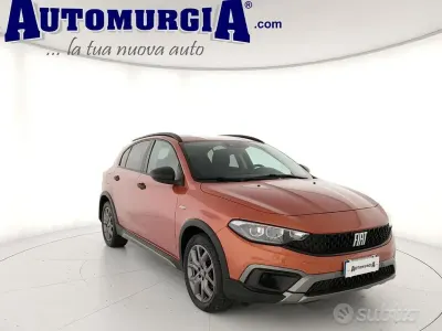 Usata Fiat Tipo Cross 131 CV (96 kW) 2021 Arancione Berlina
