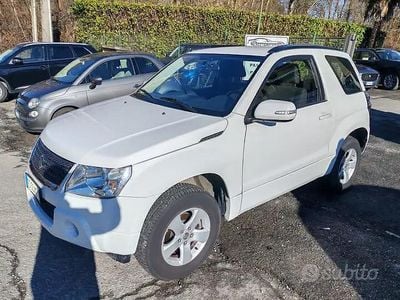 Usata Suzuki Grand Vitara 106 CV (77 kW) 2011 Bianco SUV