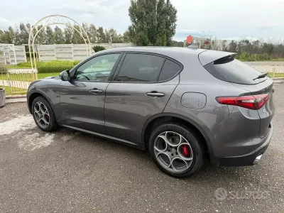 Usata Alfa Romeo Stelvio 190 CV (139 kW) 2019 Grigio SUV