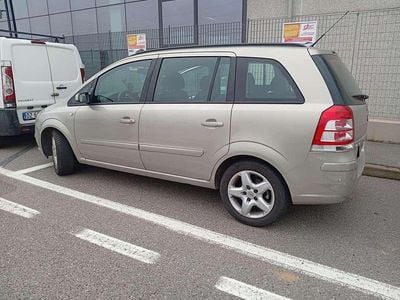 Usata Opel Zafira Cosmo 120 CV (88 kW) 2008 Oro Monovolume