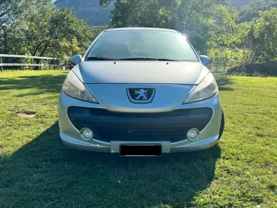 Usata Peugeot 207 Sport 68 CV (50 kW) 2008 Argento Berlina