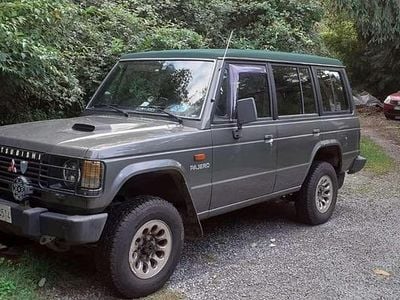Usata Mitsubishi Pajero 84 CV (61 kW) 1989 Grigio SUV
