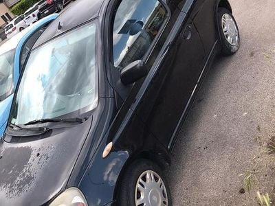 Usata Toyota Yaris 68 CV (50 kW) 1999 Nero Coupé