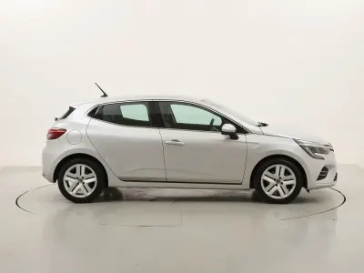 Usata Renault Clio Intens 140 CV (102 kW) 2021 Argentoargento Utilitaria