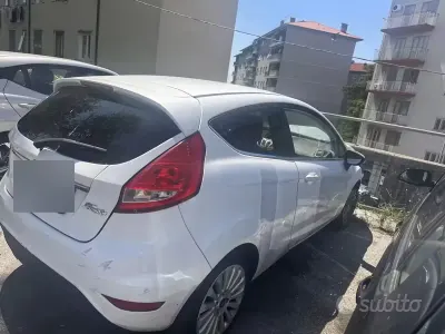 Usata Ford Fiesta 97 CV (71 kW) 2009 Berlina