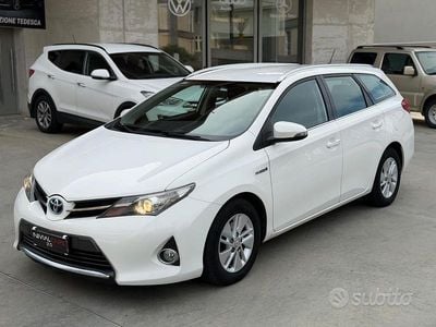 Usata Toyota Auris Active 99 CV (72 kW) 2014 Bianco Berlina