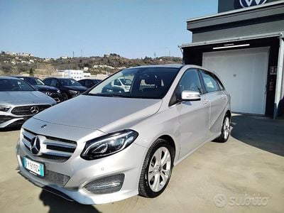 Usata Mercedes 200 2019 Grigio Monovolume