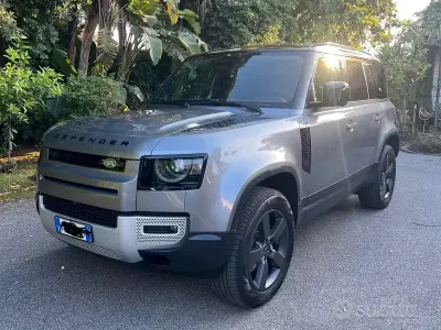 Usata Land Rover Defender SE 200 CV (147 kW) 2022 Grigio SUV
