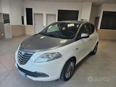 Usata Lancia Ypsilon Silver 69 CV (50 kW) 2012 Bianco Utilitaria