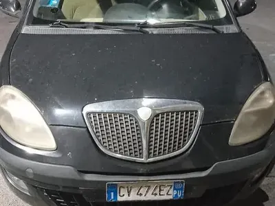 Usata Lancia Ypsilon 60 CV (44 kW) 2005 Nero Utilitaria