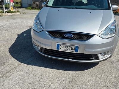 Begagnad Ford Galaxy Ghia 125 HK (91 kW) 2007 Grå Minibuss