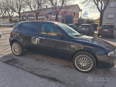 Second-hand Alfa Romeo 147 2006 Negru Hatchback