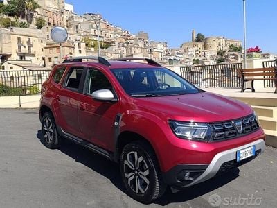 Usata Dacia Duster Prestige 101 CV (74 kW) 2022 Rosso SUV