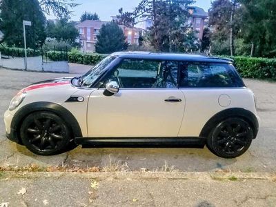 Usata Mini Cooper D 111 CV (81 kW) 2010 Bianco Utilitaria