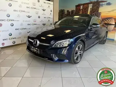 Usata Mercedes C220 194 CV (142 kW) 2018 Blu Coupé