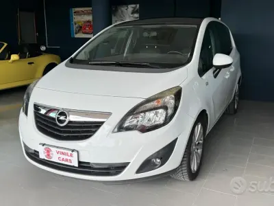 Begagnad Opel Meriva Cosmo 120 HK (88 kW) 2012 Vit Minibuss