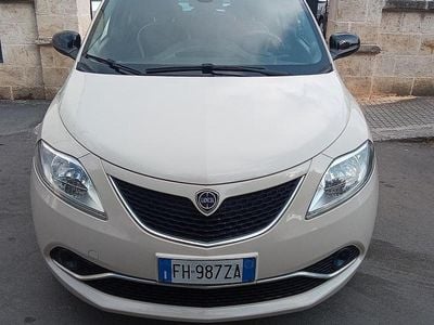 Usata Lancia Ypsilon 69 CV (50 kW) 2017 Beige Utilitaria