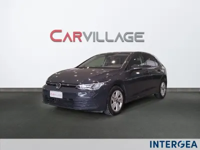 Usata VW Golf VIII Life 110 CV (80 kW) 2023 Grigio Berlina