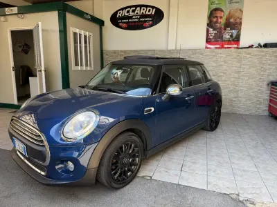 Usata Mini Cooper 102 CV (75 kW) 2017 Blu Utilitaria