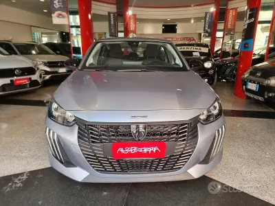 Usata Peugeot 208 Style 101 CV (74 kW) 2025 Grigio Utilitaria