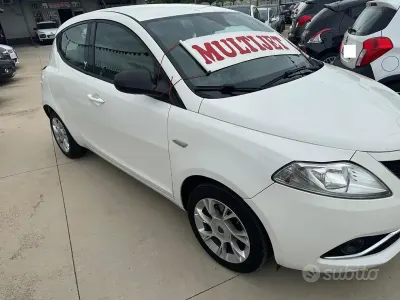 Usata Lancia Ypsilon S 95 CV (69 kW) 2015 Bianco Utilitaria