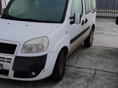 Begagnad Fiat Doblò 85 HK (62 kW) 2007 Vit Minibuss