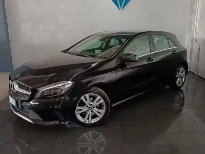 Usata Mercedes A180 122 CV (89 kW) 2018 Nero Berlina