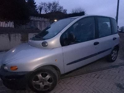 Begagnad Fiat Multipla 116 HK (85 kW) 2002 Grå Minibuss