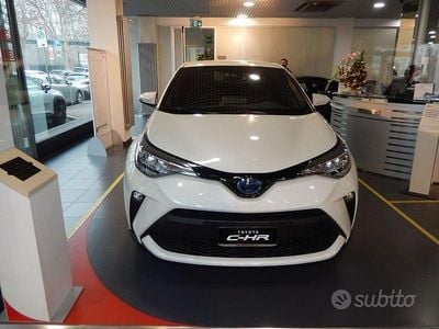 Usata Toyota C-HR Lounge 2023 Bianco SUV