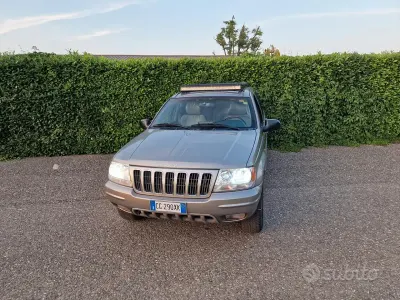 Usata Jeep Grand Cherokee 258 CV (189 kW) 2003 Grigio SUV