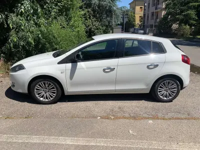 Usata Fiat Bravo Easy 90 CV (66 kW) 2012 Bianco Utilitaria
