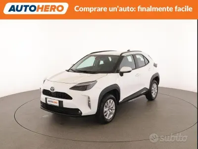 Usata Toyota Yaris Cross Active 92 CV (67 kW) 2025 Bianco SUV