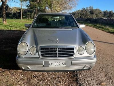 Mercedes E200