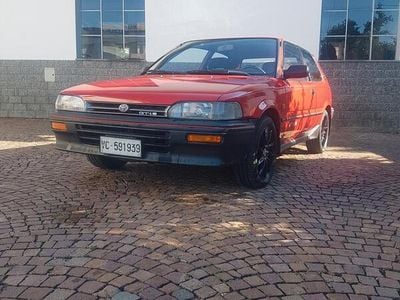 Usata Toyota Corolla 131 CV (96 kW) 1990 Rosso Berlina