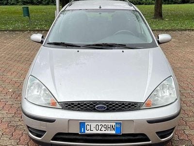 Usata Ford Focus Ghia 101 CV (74 kW) 2004 Argento Station wagon