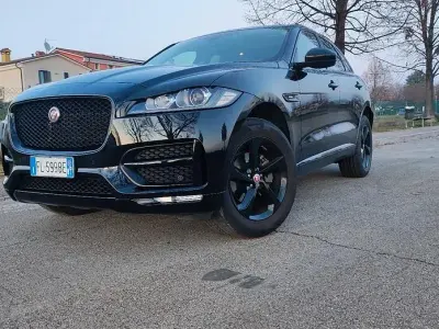 Usata Jaguar F-Pace R-Sport 180 CV (132 kW) 2017 Nero SUV