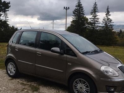 Usata Lancia Musa 90 CV (66 kW) 2010 Marrone Monovolume