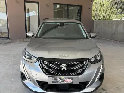 Usata Peugeot 2008 Allure 131 CV (96 kW) 2021 Grigio SUV