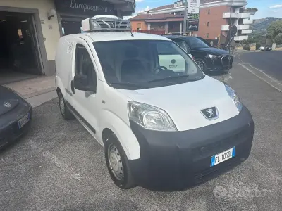 Usata Peugeot Bipper 75 CV (55 kW) 2012 Bianco Monovolume