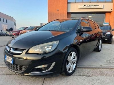 Usata Opel Astra 110 CV (80 kW) 2013 Nero Station wagon
