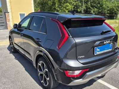 Usata Kia Niro Style 92 CV (67 kW) 2025 Grigio SUV